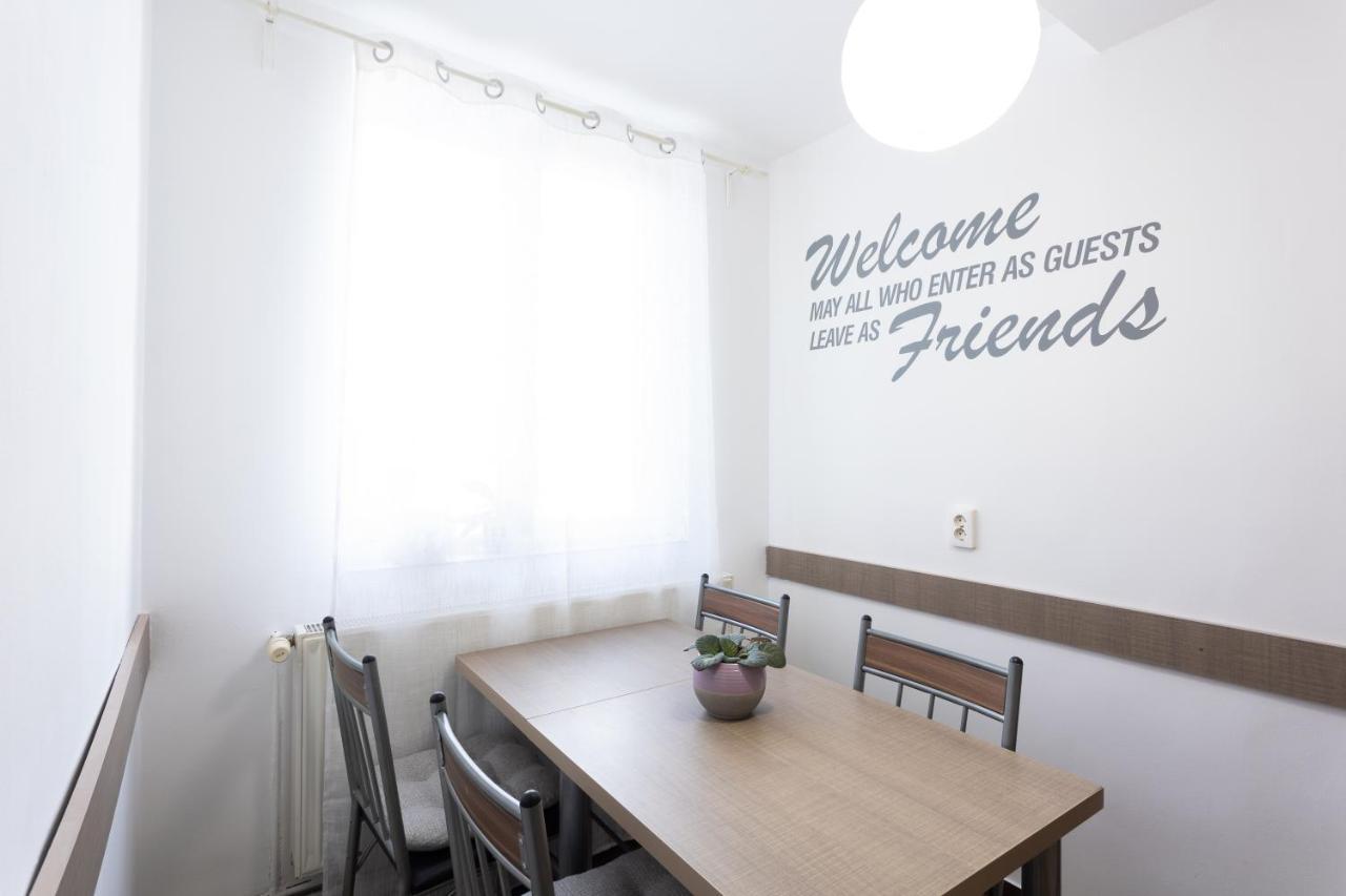 Central Apartment Тиргу-Муреш Екстер'єр фото