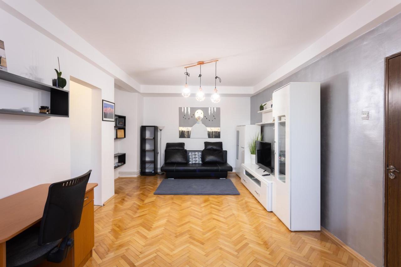 Central Apartment Тиргу-Муреш Екстер'єр фото